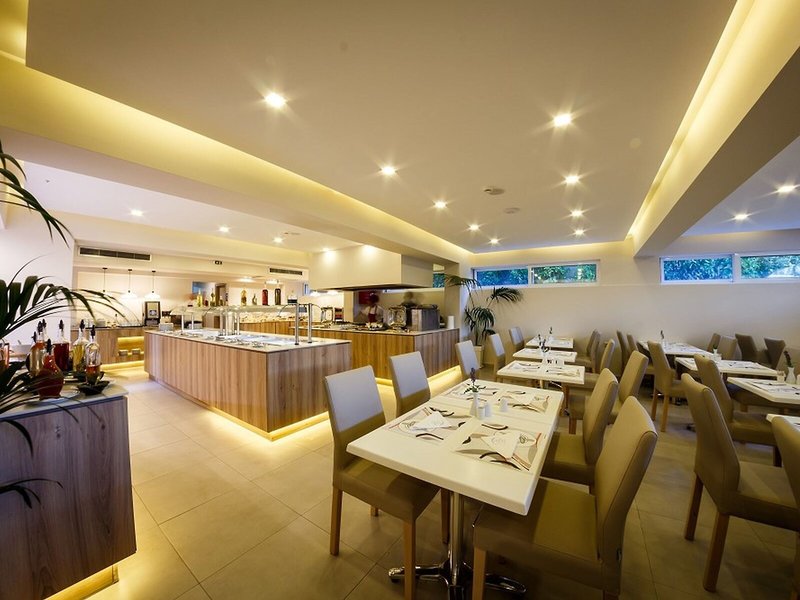Porto Planos Beach Hotel 13
