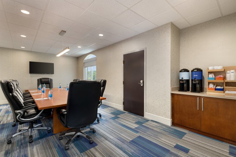 Holiday Inn Express Hotel & Suites Auburn - University Area 5