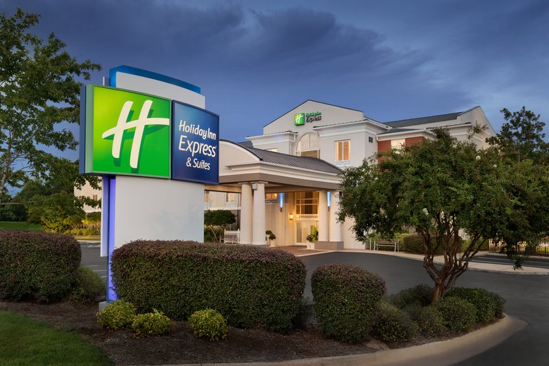 Holiday Inn Express Hotel & Suites Auburn - University Area