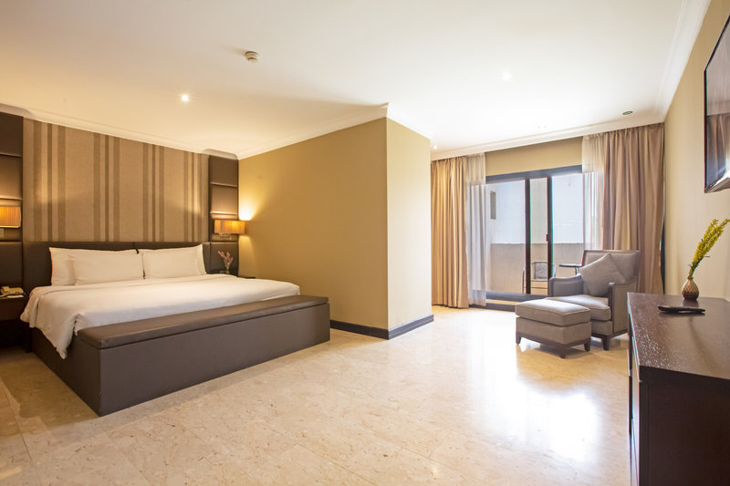 Dubai Marine Beach Resort and Spa 6