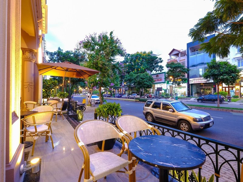 Golden Tree Hotel & Apartment 16