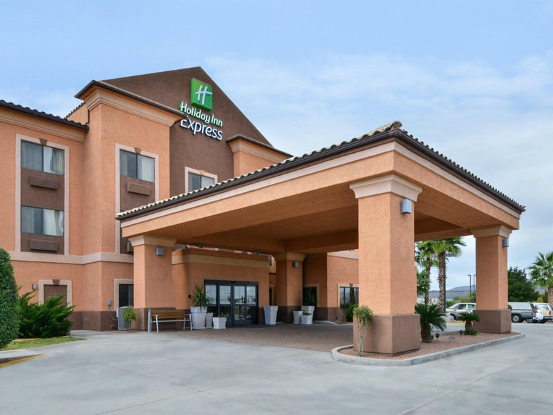 Holiday Inn Express & Suites Kingman 4 - Exterior