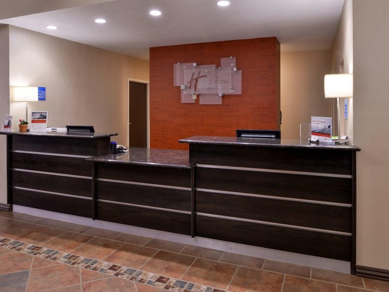 Holiday Inn Express & Suites Kingman 10 - Lounge / Lobby
