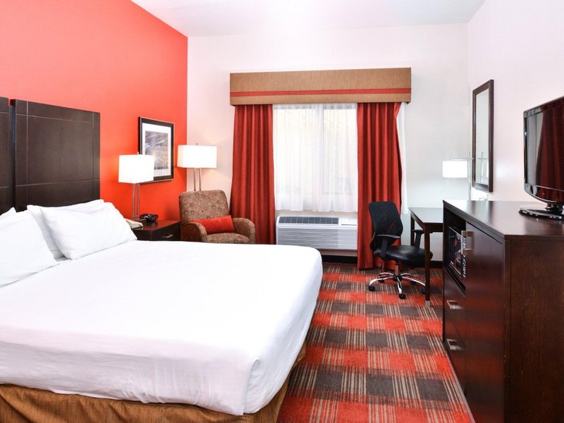 Holiday Inn Express & Suites Kingman 28 - Room Example