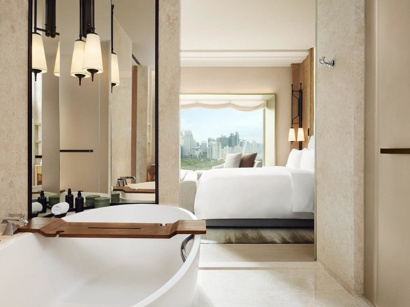 Dusit Thani Bangkok 46