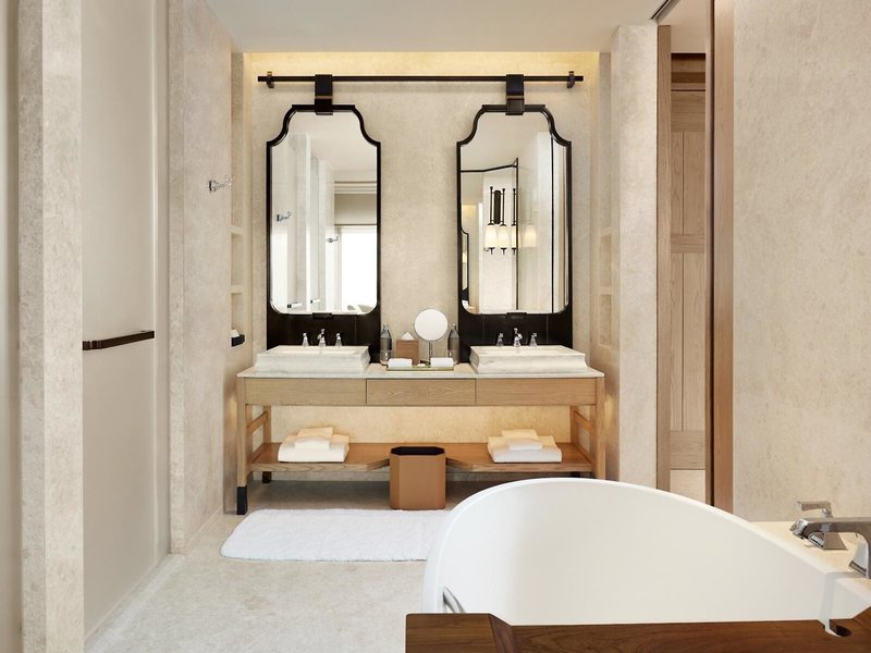 Dusit Thani Bangkok 47