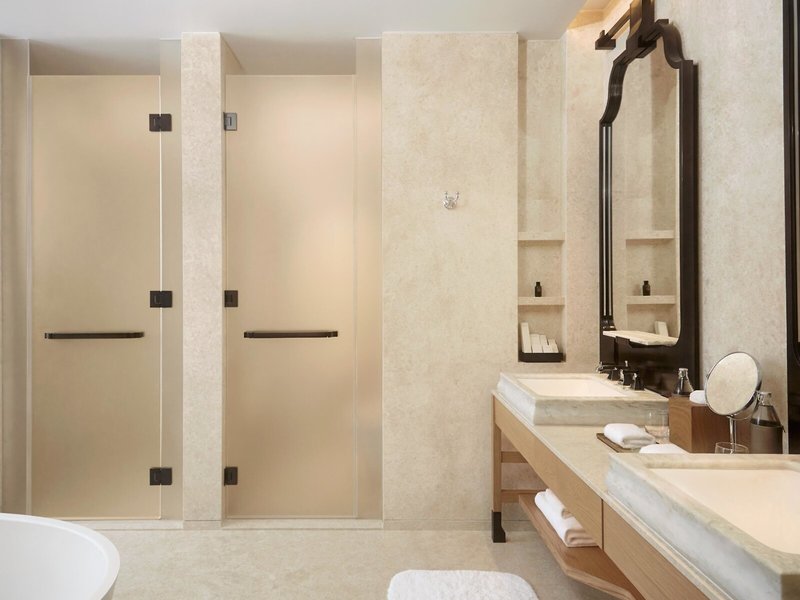 Dusit Thani Bangkok 48