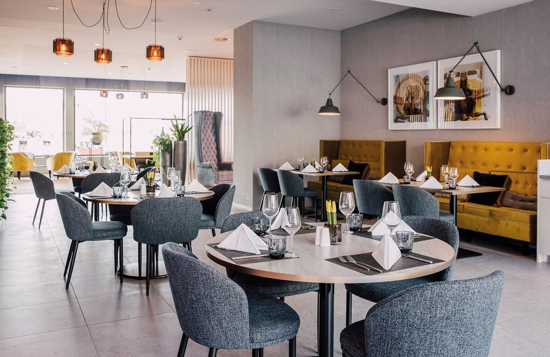 Leonardo Hotel Zurich Airport 1