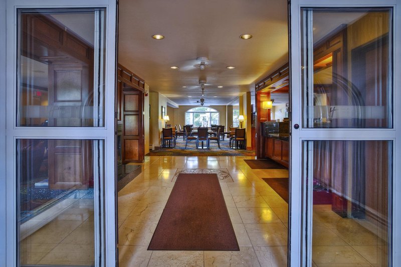 Holiday Inn Express Mackinaw City 3