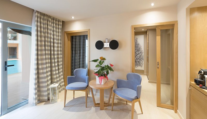 Eden Roc Resort Hotel & Bungalows 9