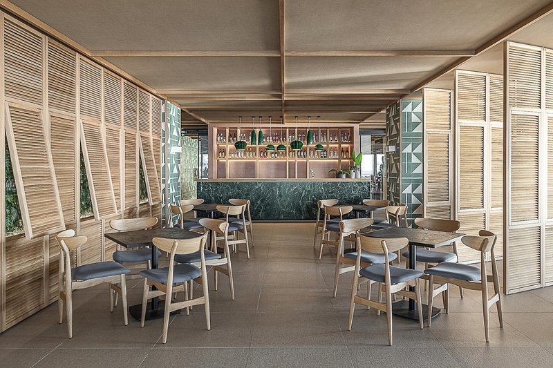 Eden Roc Resort Hotel & Bungalows 13