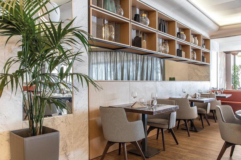 Eden Roc Resort Hotel & Bungalows 20