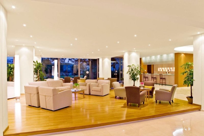 Eden Roc Resort Hotel 7