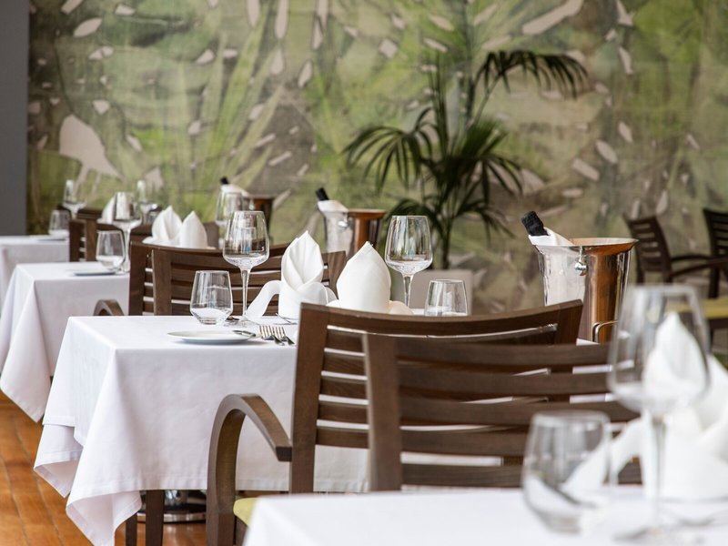 Eden Roc Resort Hotel & Bungalows 35