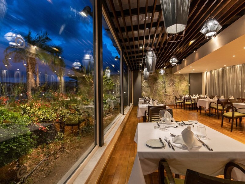 Eden Roc Resort Hotel & Bungalows 36