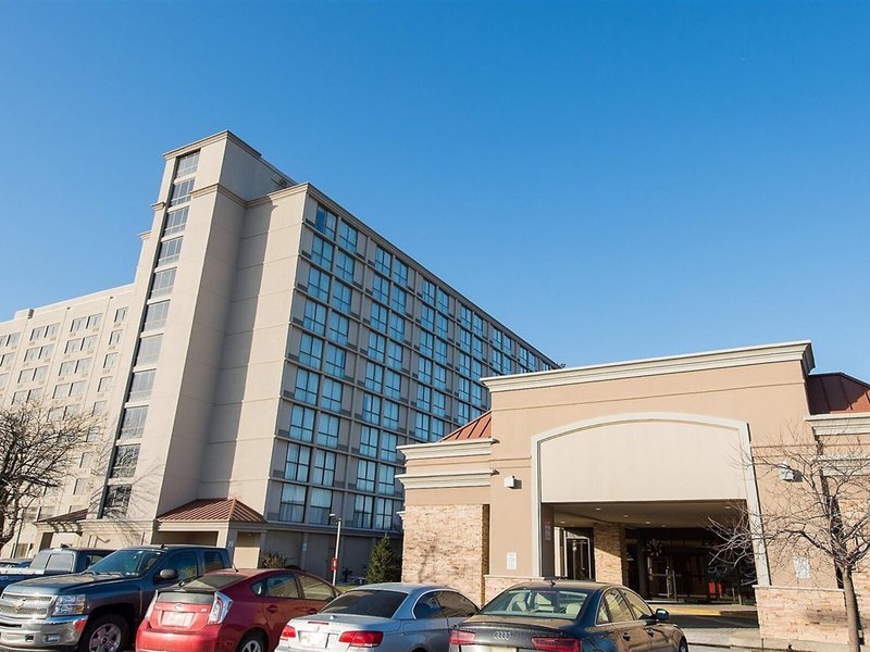 Ramada Plaza Newark Liberty International Airport 2 - Exterior