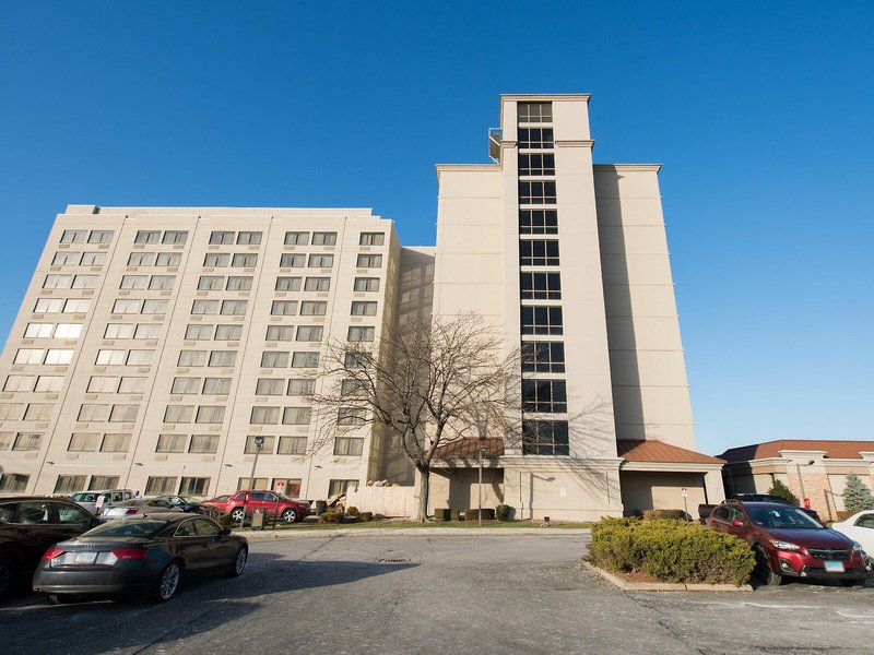 Ramada Plaza Newark Liberty International Airport 5 - Exterior