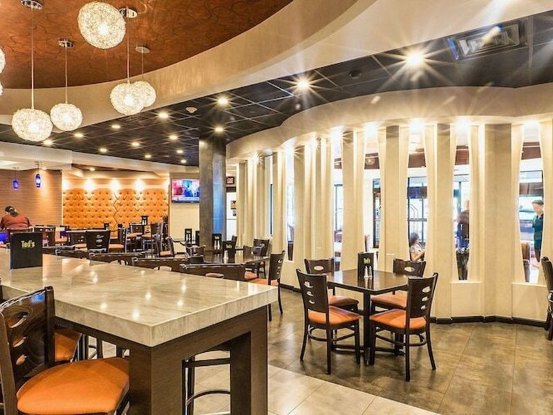 Ramada Plaza Newark Liberty International Airport 21 - Restaurant
