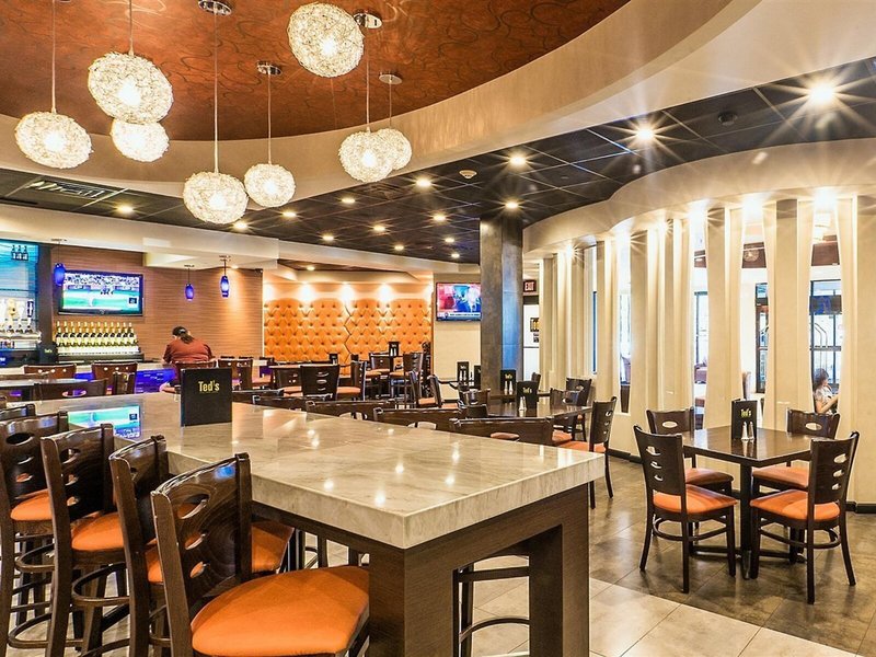 Ramada Plaza Newark Liberty International Airport 22 - Restaurant
