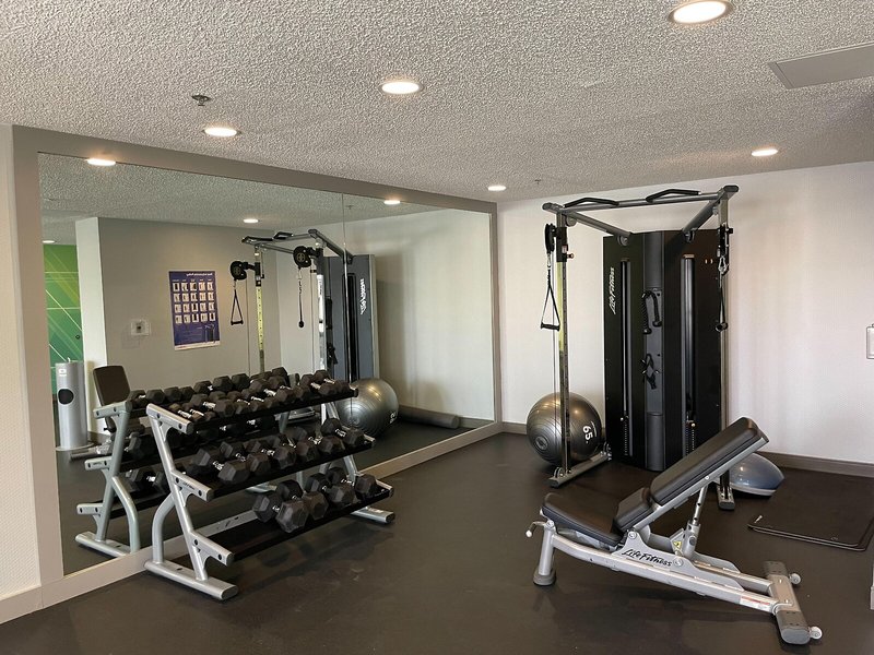 Ramada Plaza Newark Liberty International Airport 26 - Sports and leisure
