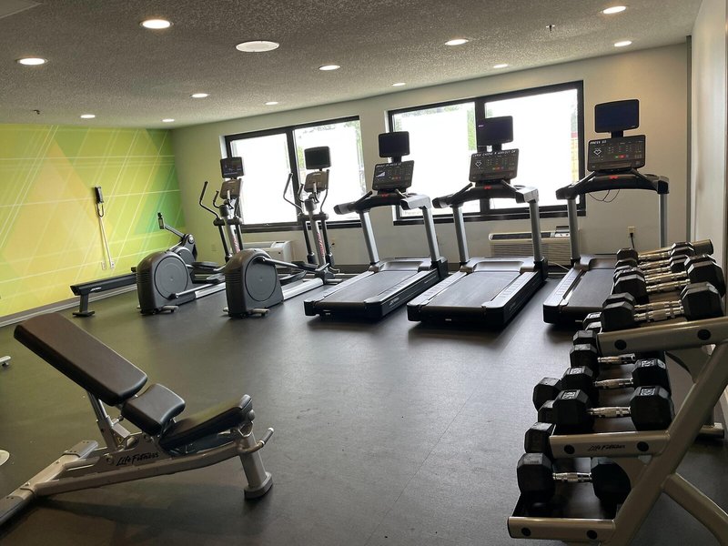 Ramada Plaza Newark Liberty International Airport 27 - Sports and leisure