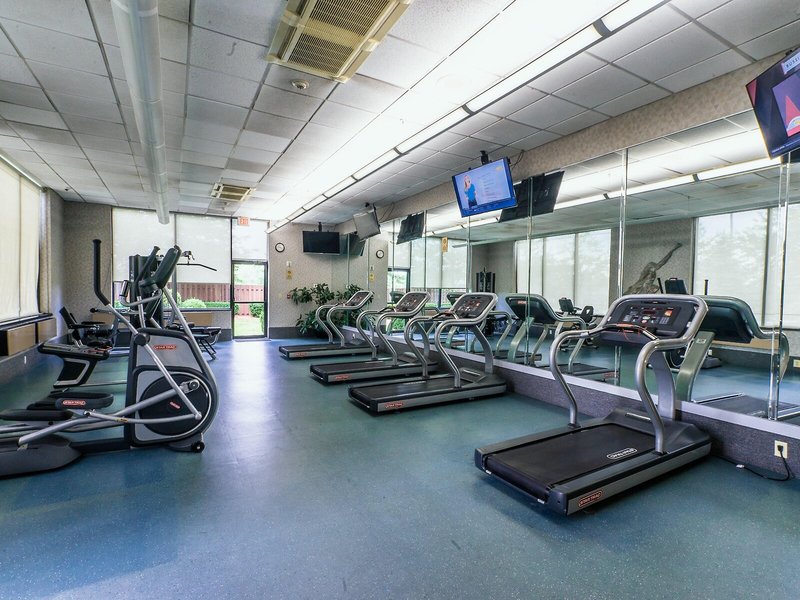 Ramada Plaza Newark Liberty International Airport 29 - Sports and leisure