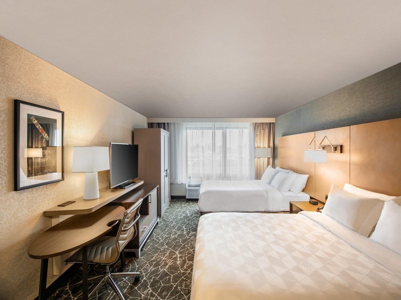 Ramada Plaza Newark Liberty International Airport 37 - Room Example