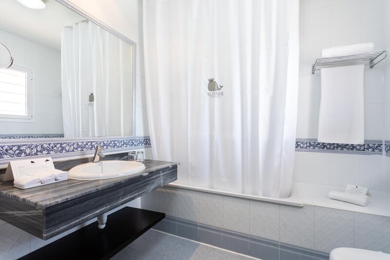 Hotel El Duque 18