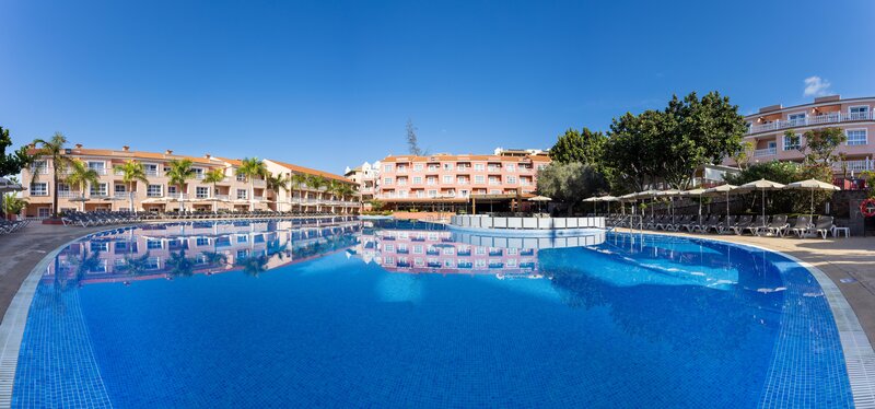 Hotel El Duque 38