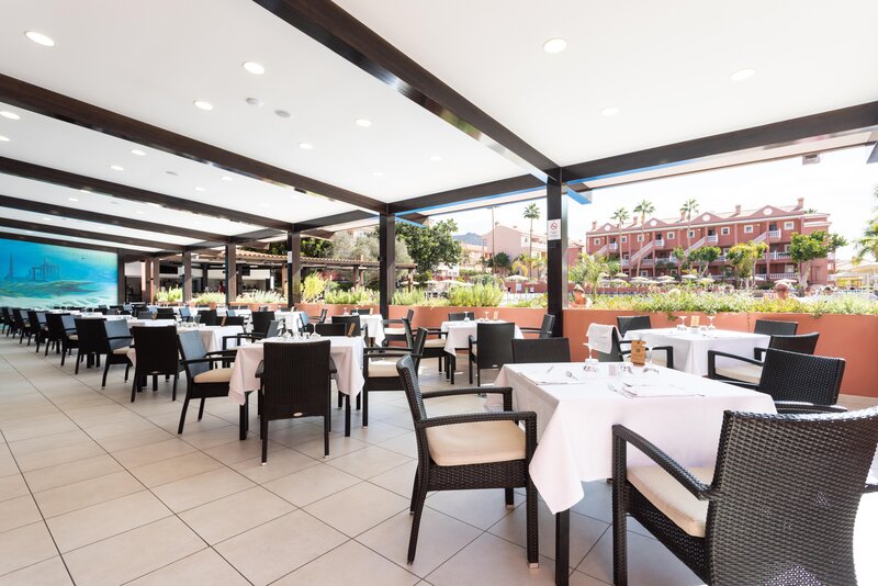 Hotel El Duque 67