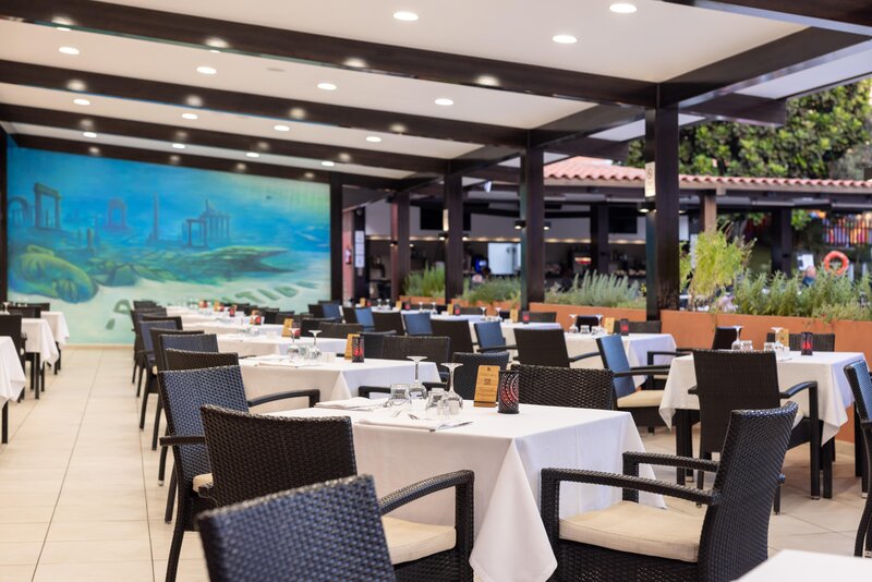 Hotel El Duque 68