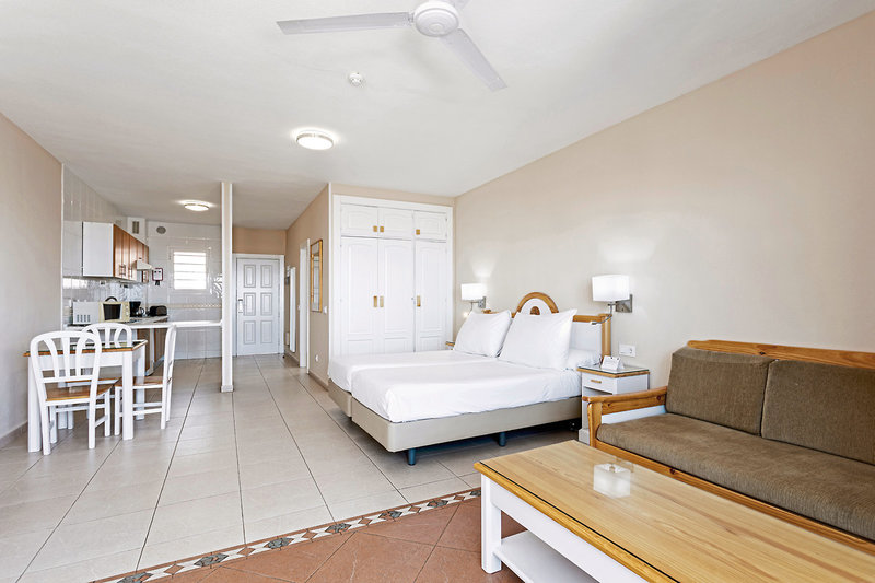 Hotel El Duque 9