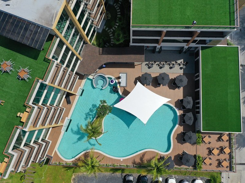 Skyview Resort Phuket 8