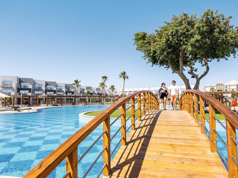 SUNRISE Crystal Bay Resort 8 - Outdoor Pool