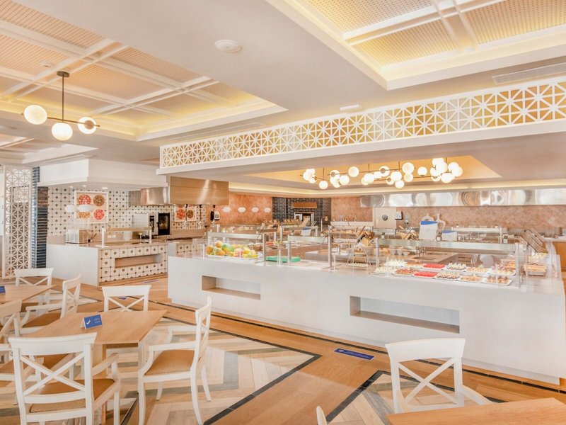 Bahia Principe Grand El Portillo 23