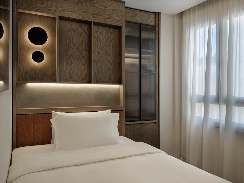 Electra Athens 12