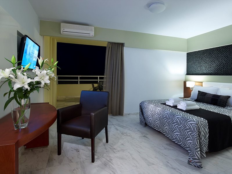 Hotel Eleftheria 13