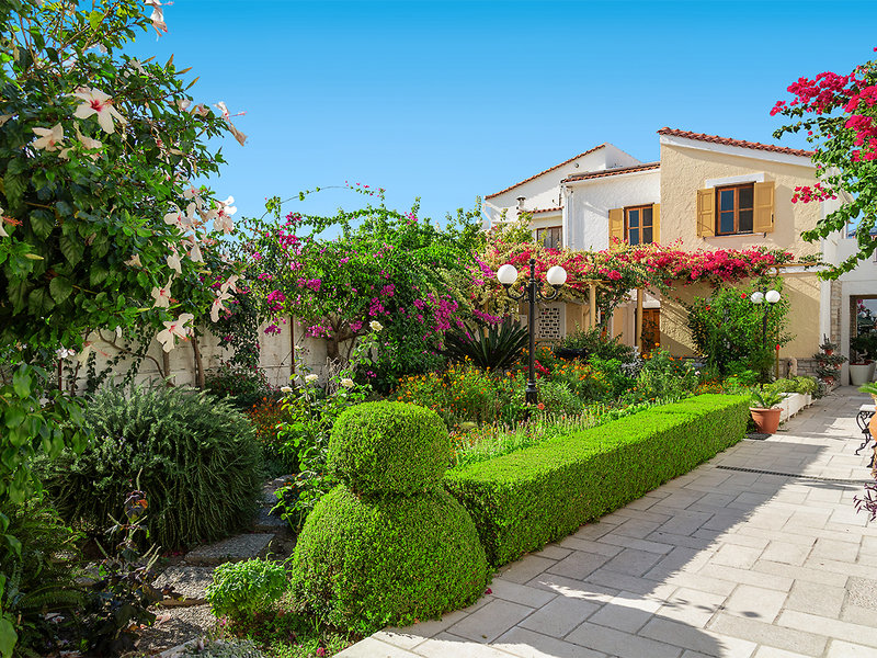 Olympia Village 3 - Garden