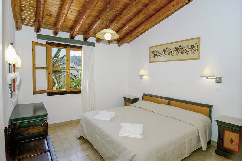 Hotel Olympia Village 4