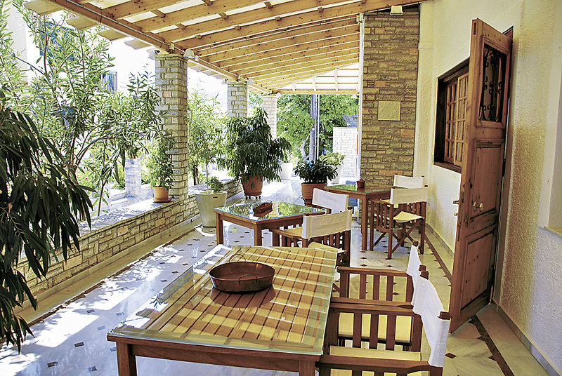 Hotel Olympia Village 7