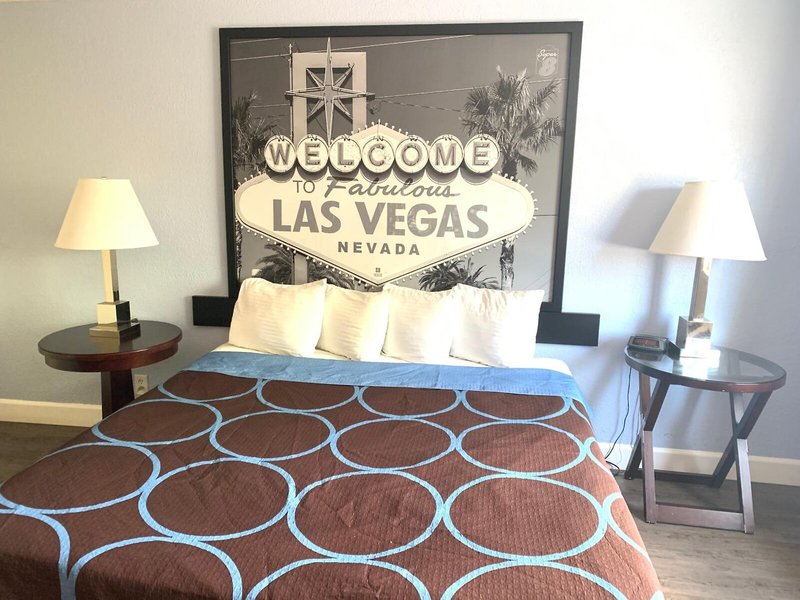 Super 8 by Wyndham Las Vegas North Strip/Fremont St. Area 16