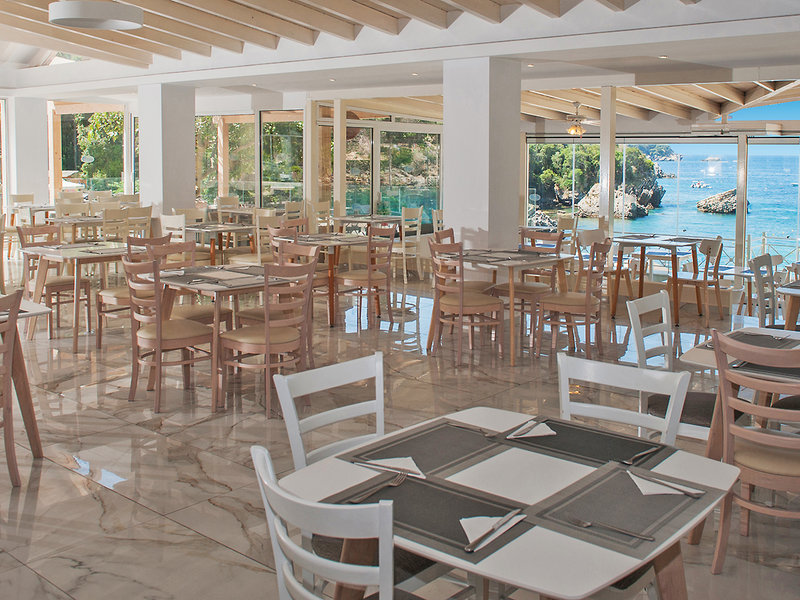 Blue Princess Beach Hotel & Suites 4