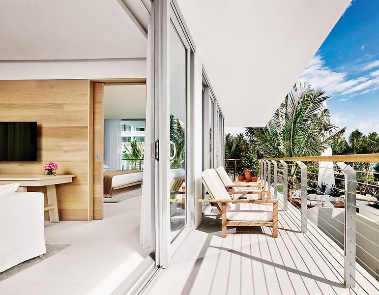 The Miami Beach EDITION 6