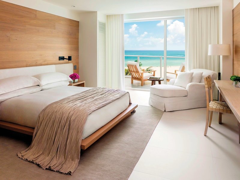 The Miami Beach EDITION 12