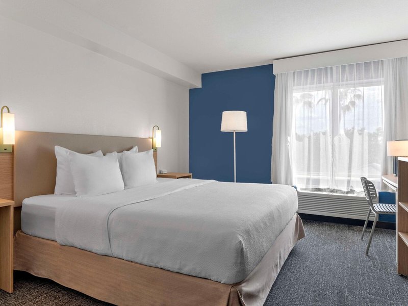 Spark by Hilton Orlando near SeaWorld 8