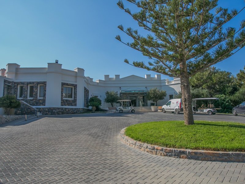 Almyra Hotel & Village 4