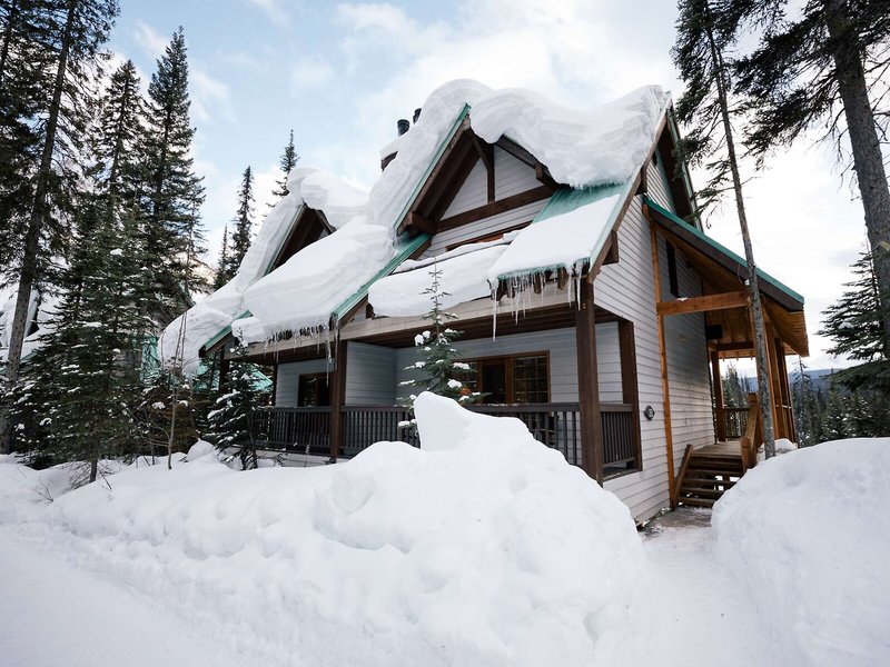 Emerald Lake Lodge 1