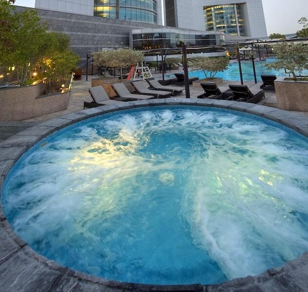 Jumeirah Emirates Towers 10