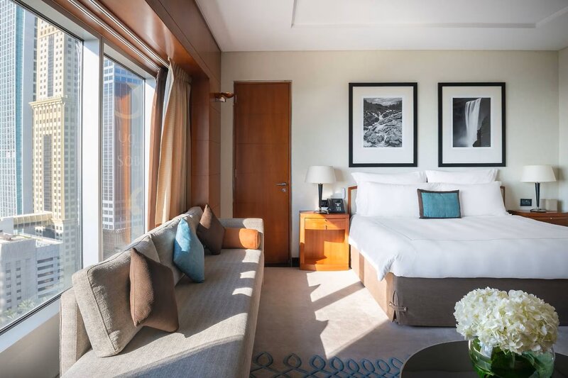 Jumeirah Emirates Towers 16