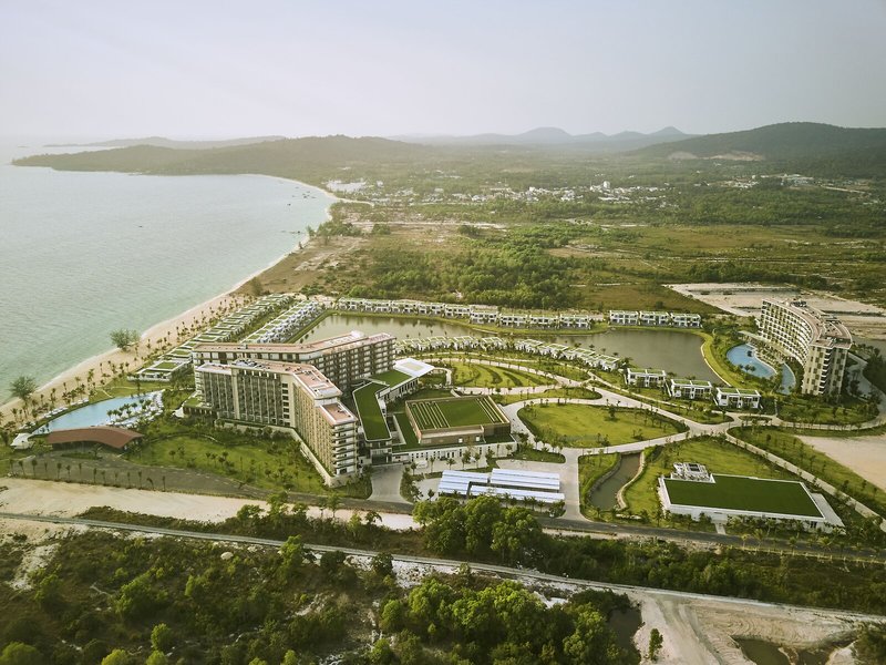Mövenpick Resort Waverly Phu Quoc 10